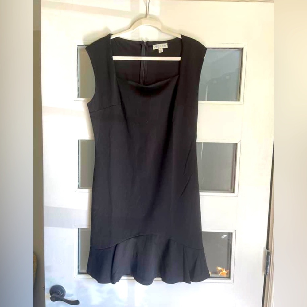 She+Sky Great quality Has a slip built in XL Bust 36"Hip 36"Length 36" Waist 34"